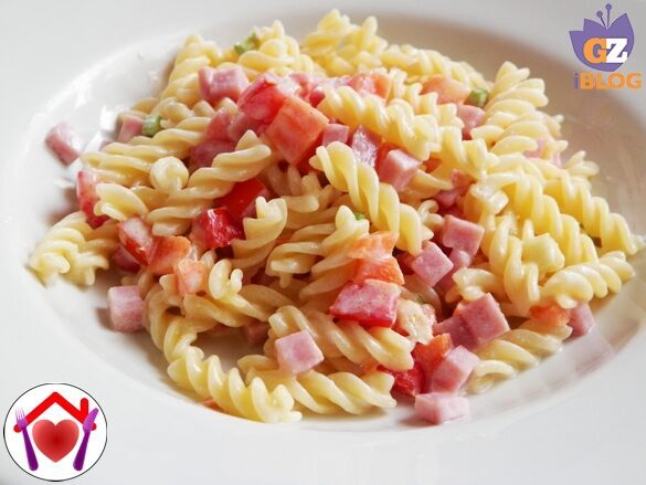 Insalata di pasta cremosa