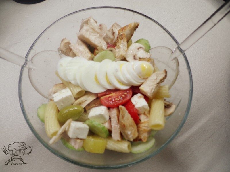 Insalata di pasta e pollo