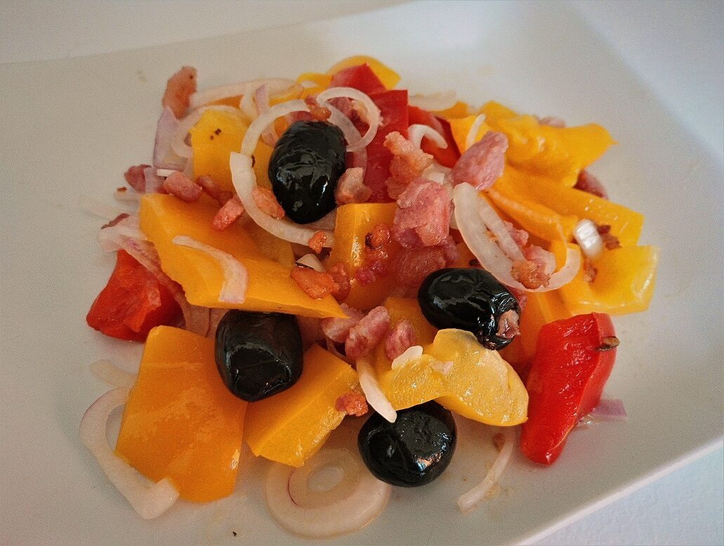 Insalata di peperoni e cipolle rosse di tropea