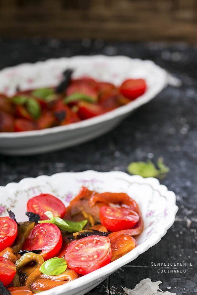 Insalata di peperoni e pomodori