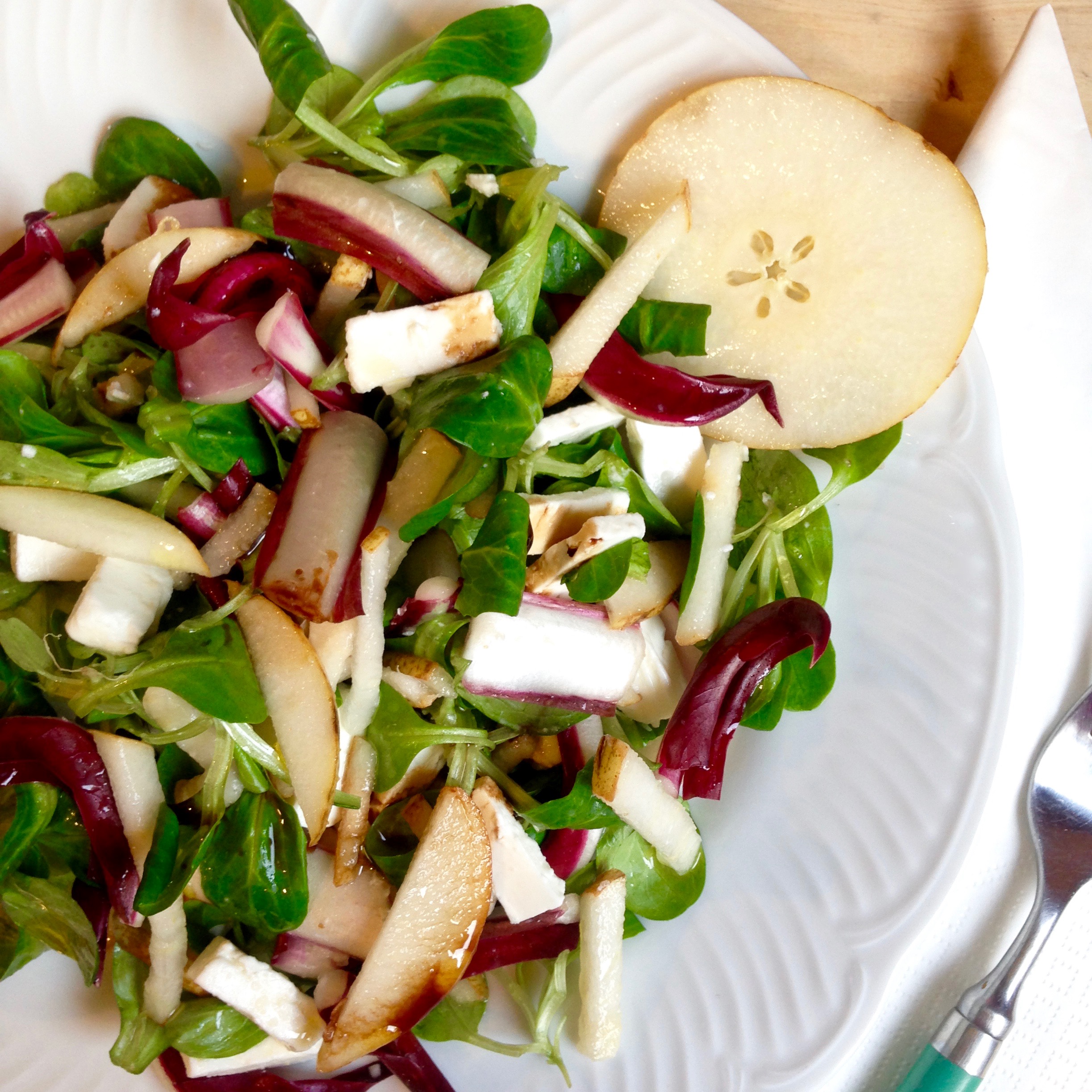 Insalata di pera, radicchio e feta