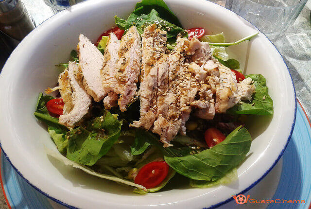 Insalata di pollo al sesamo