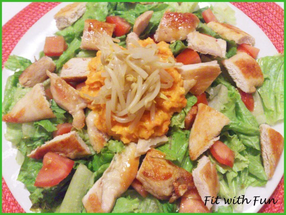 Insalata di pollo con speciale salsa al curry