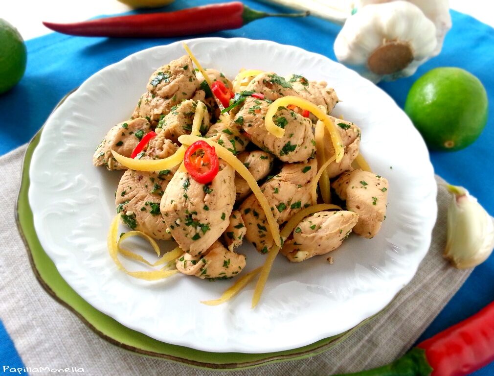 Insalata di pollo con zeste caramellate