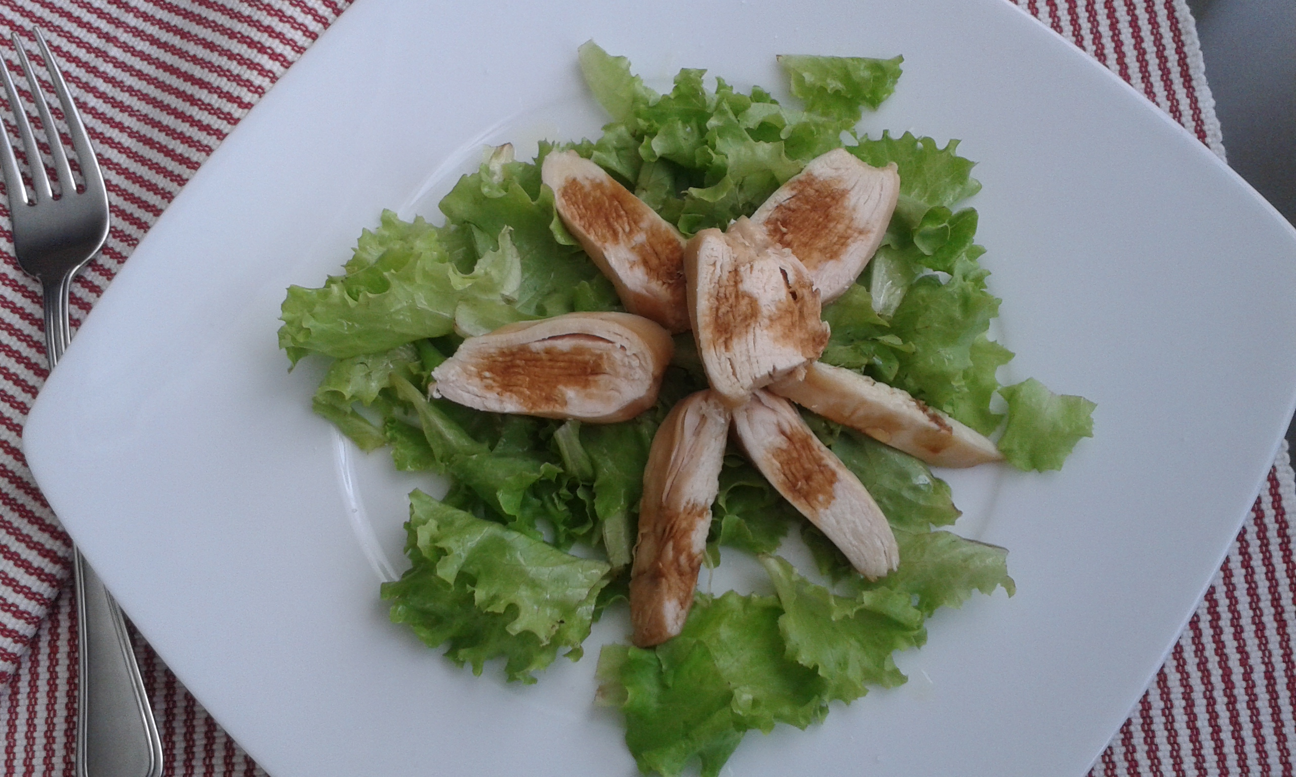Insalata di pollo marinato
