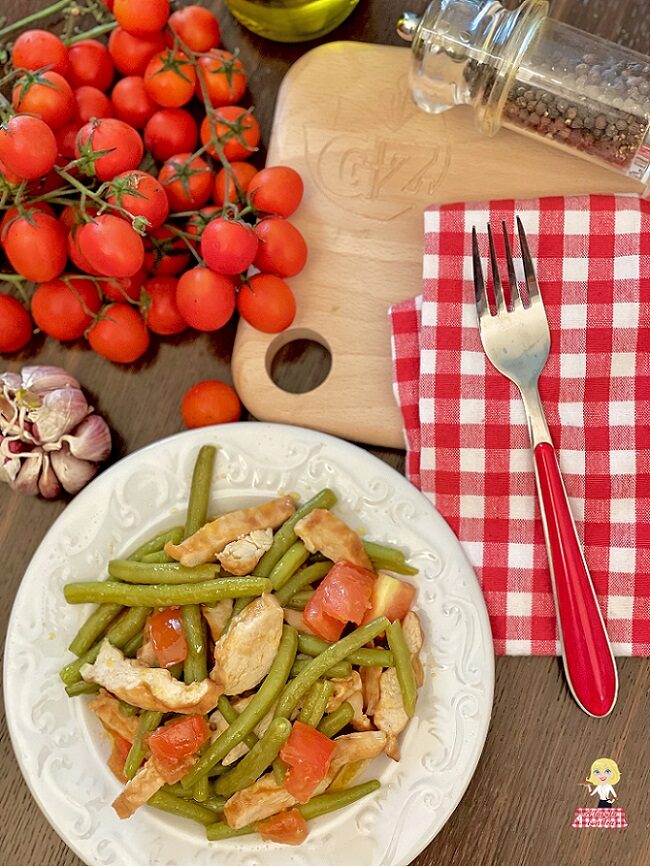 Insalata di pollo semplice e leggera