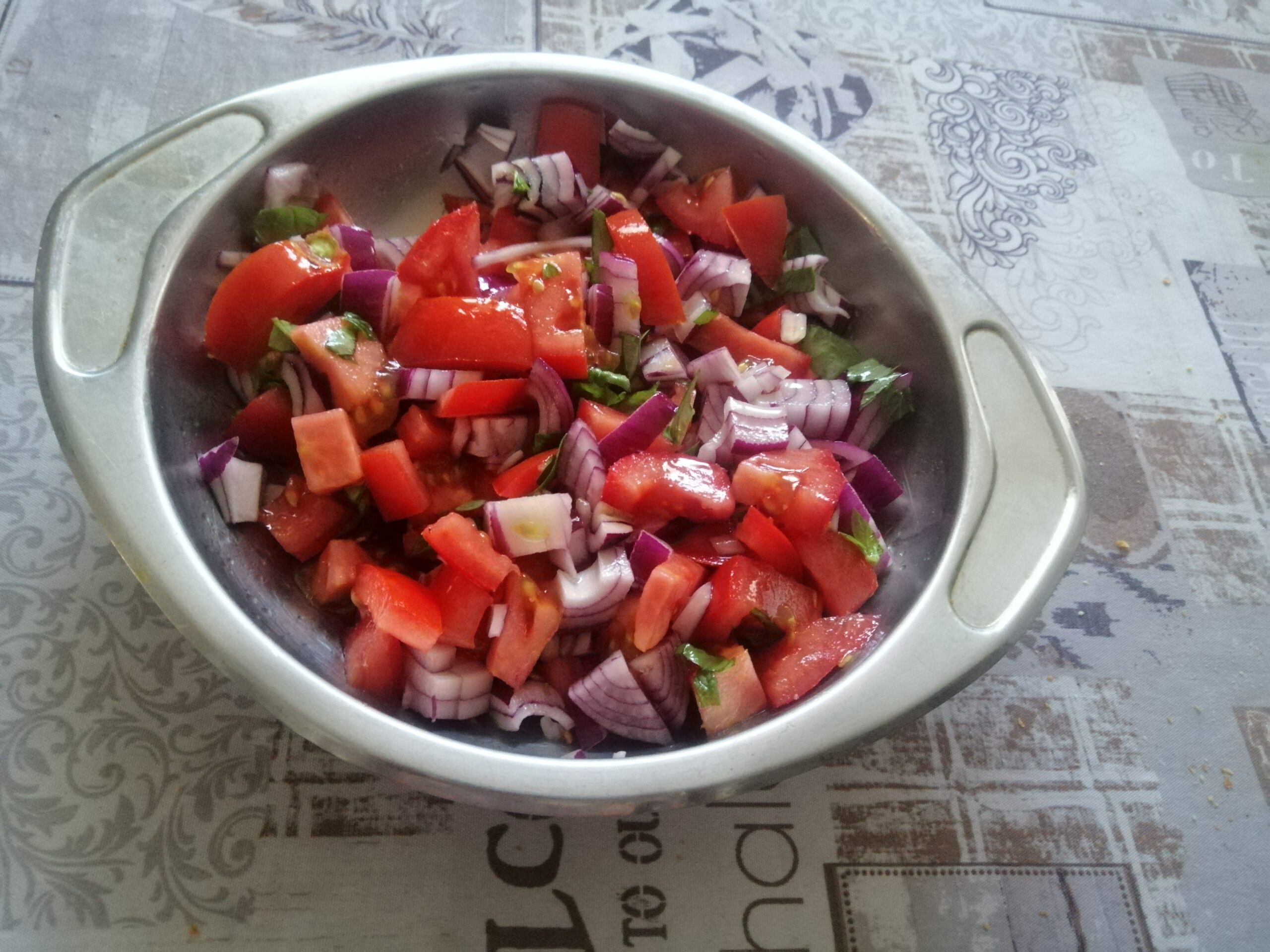 Insalata di pomodori e cipolla di tropea