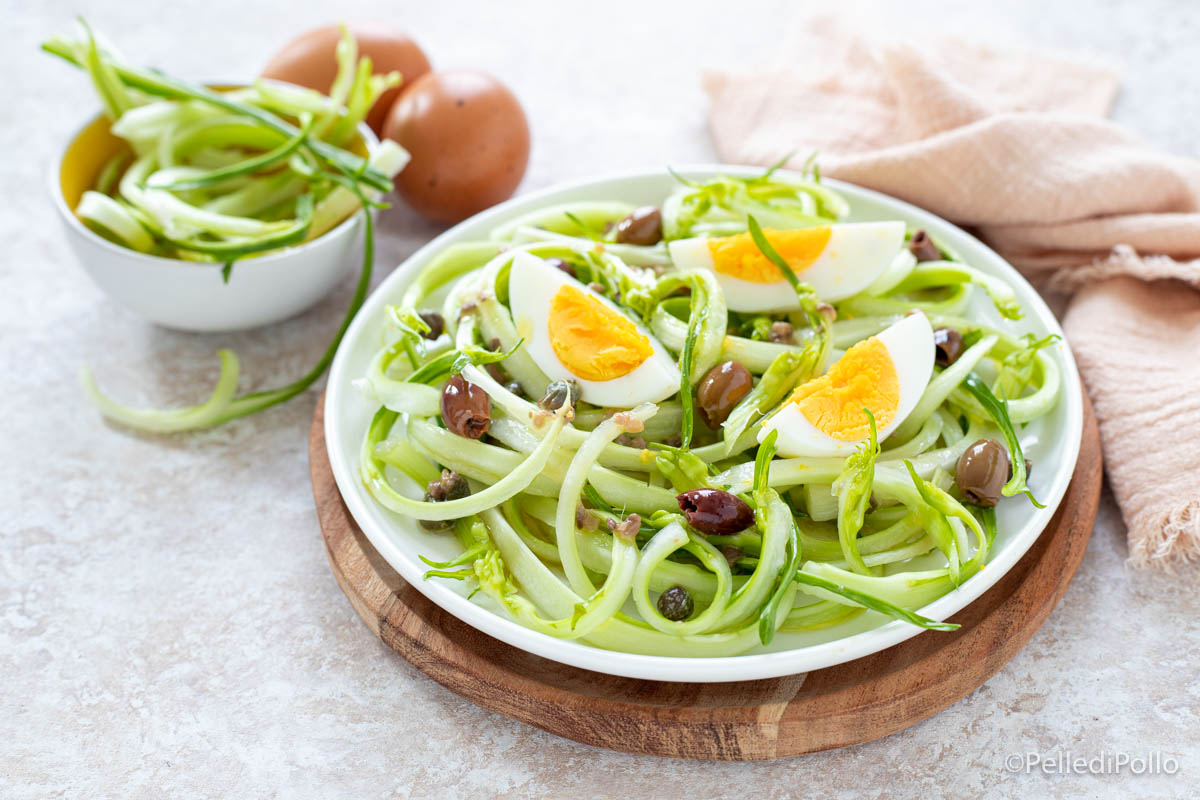 Insalata di puntarelle con uova sode
