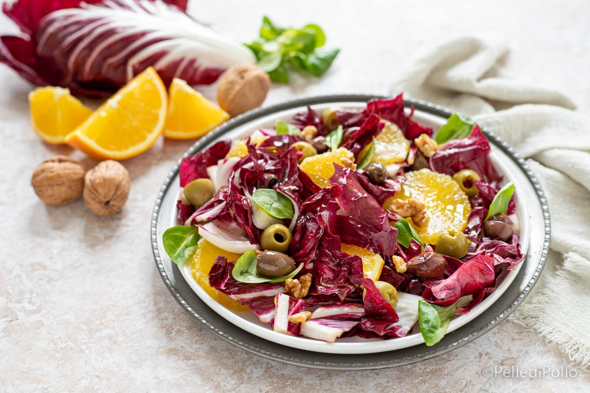Insalata di radicchio con arance, olive e noci