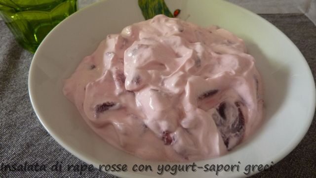 Insalata di rape rosse e yogurt