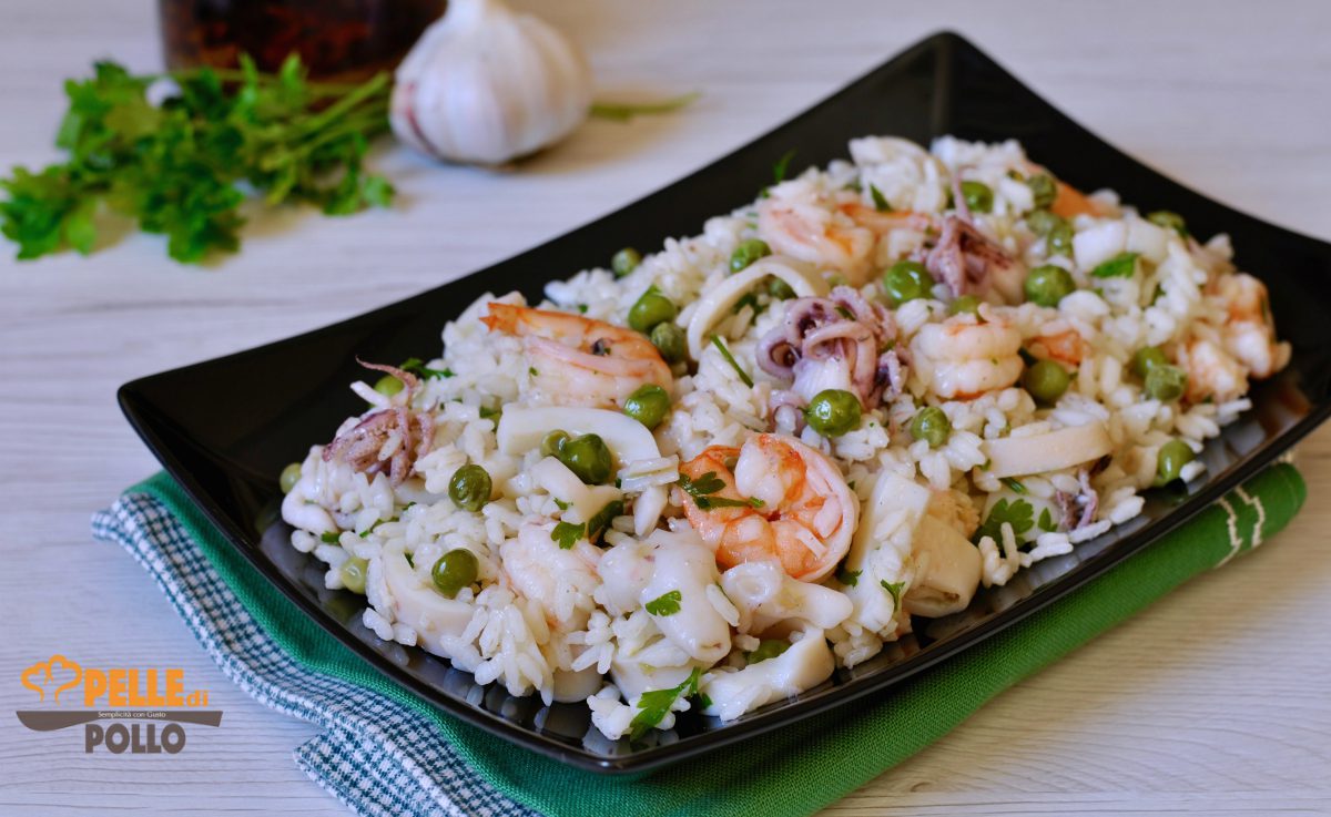 Insalata di riso con gamberi calamari e seppie