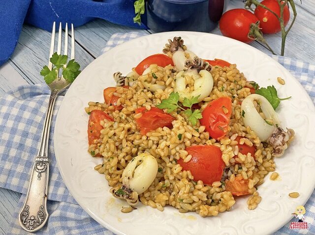 Insalata di riso con pesce