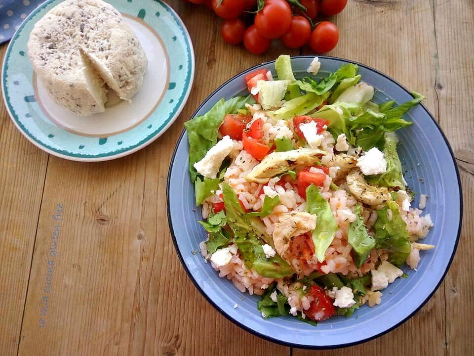 Insalata di riso con pollo e ricotta salata