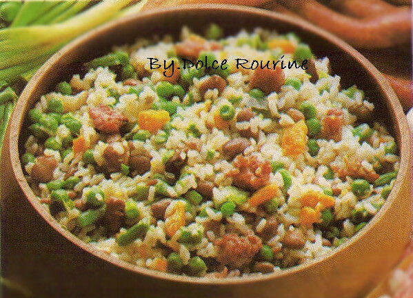 Insalata di riso con verdure e salciccia