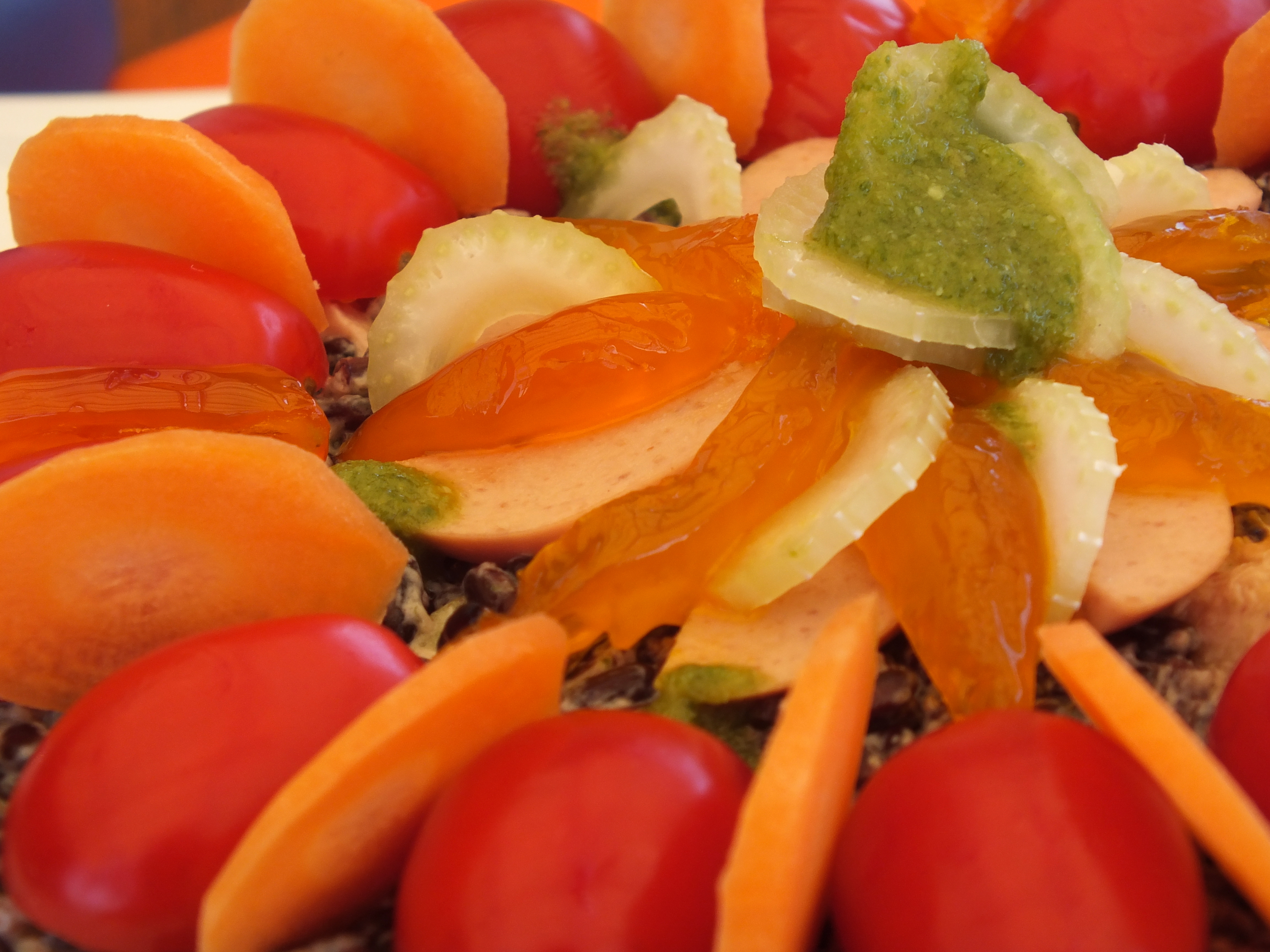 Insalata di riso, il nero indossa il colore di stagione