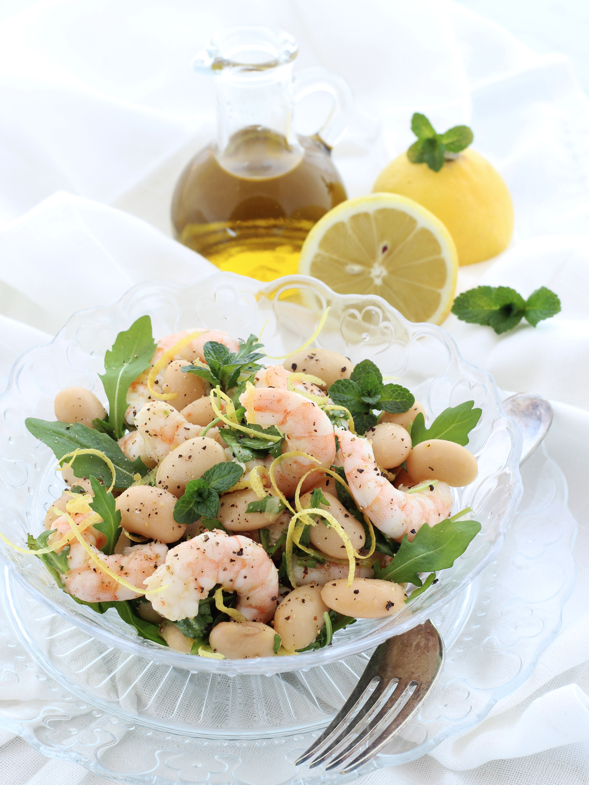 Insalata di rucola, mazzancolle e fagioli bianchi di spagna