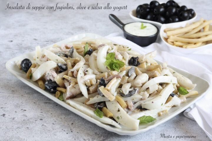 Insalata di seppie con fagiolini, olive e salsa allo yogurt
