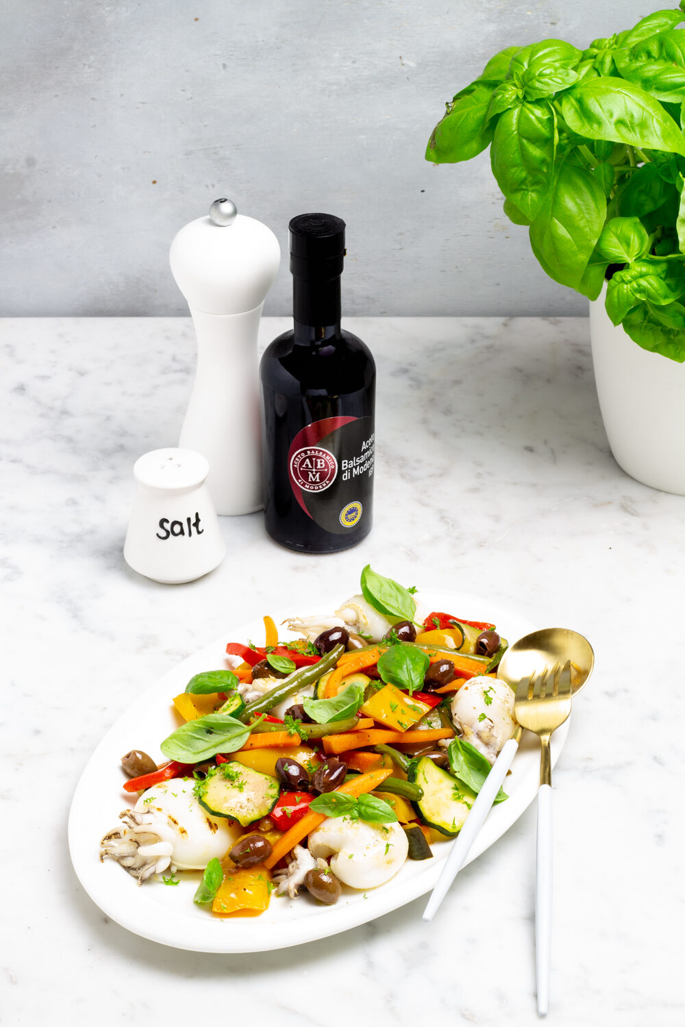 Insalata di seppie grigliate con verdure