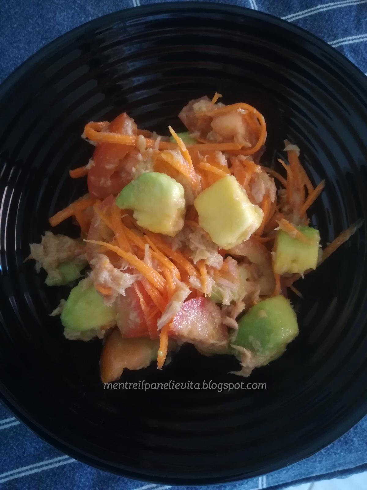 Insalata di tonno e avocado