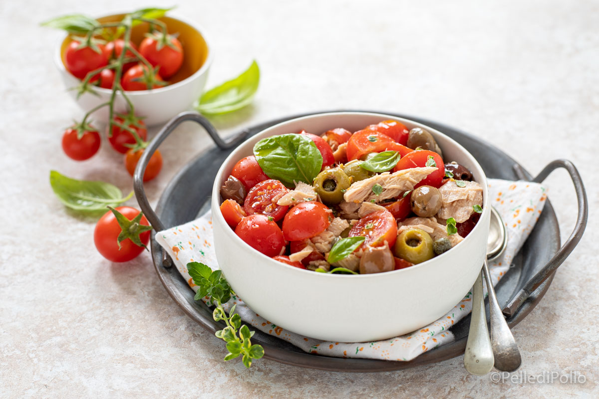 Insalata di tonno e pomodori alla eoliana