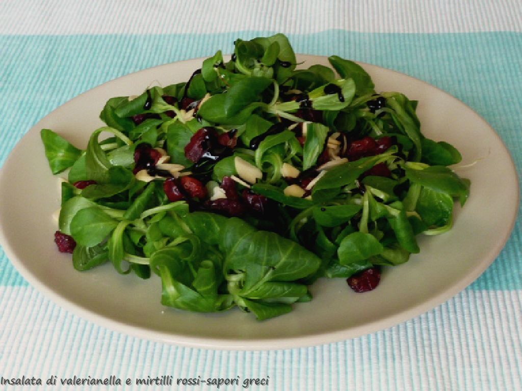 Insalata di valerianella e mirtilli rossi