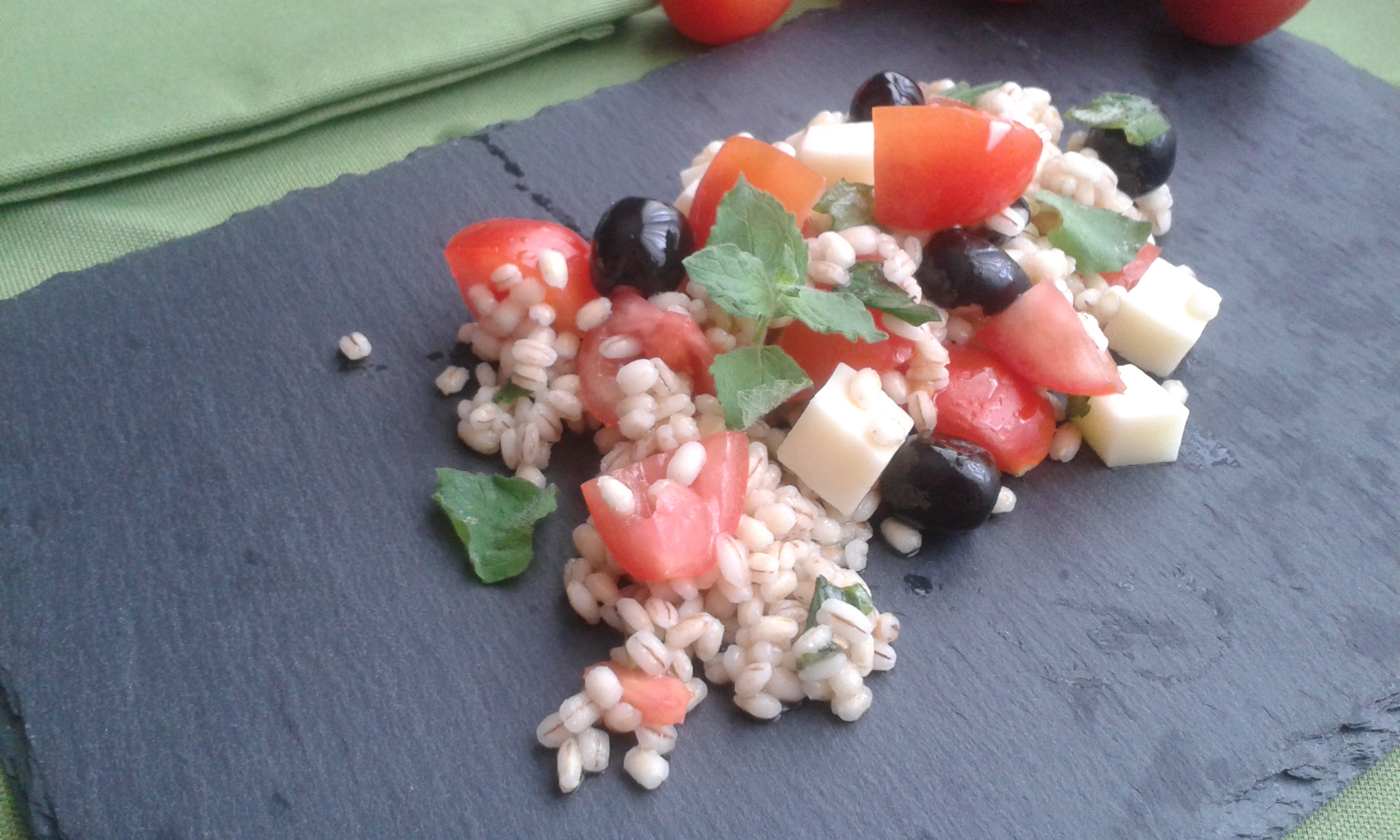 Insalata d?orzo alla menta e pomodorini