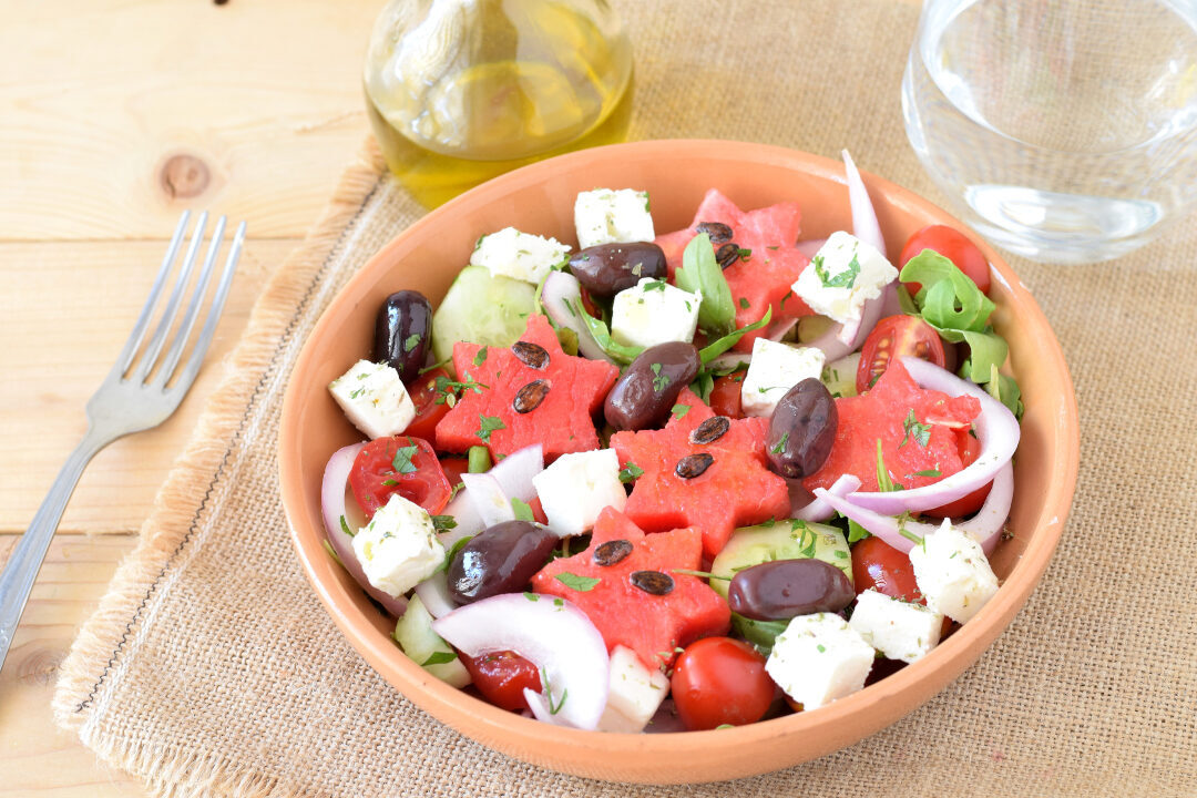 Insalata greca con anguria e feta
