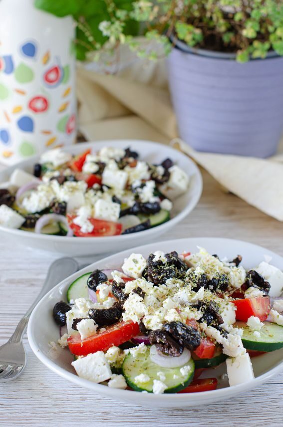 Insalata greca con feta senza lattosio