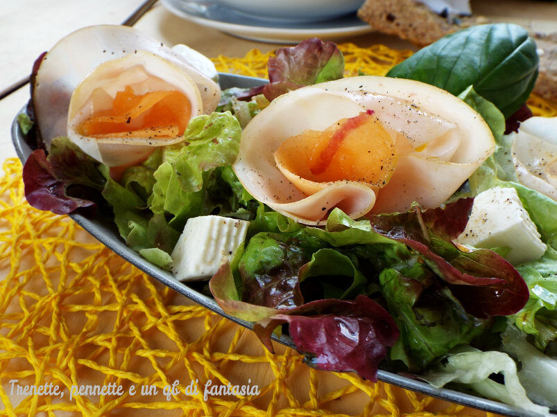 Insalata gustosa con melone e tacchino