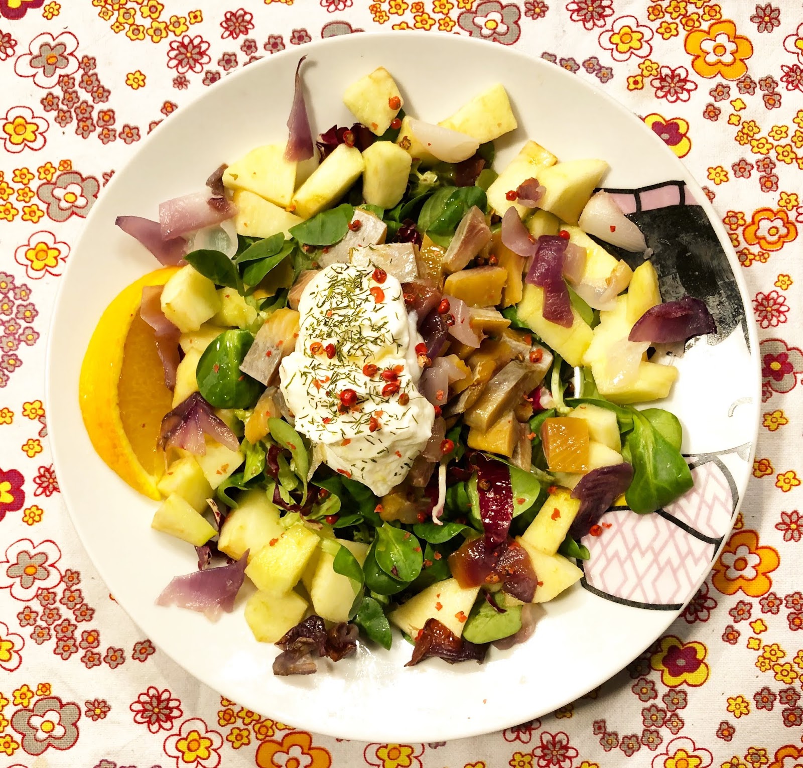 Insalata nordica di aringhe affumicate e mele – ricetta light e gustosa
