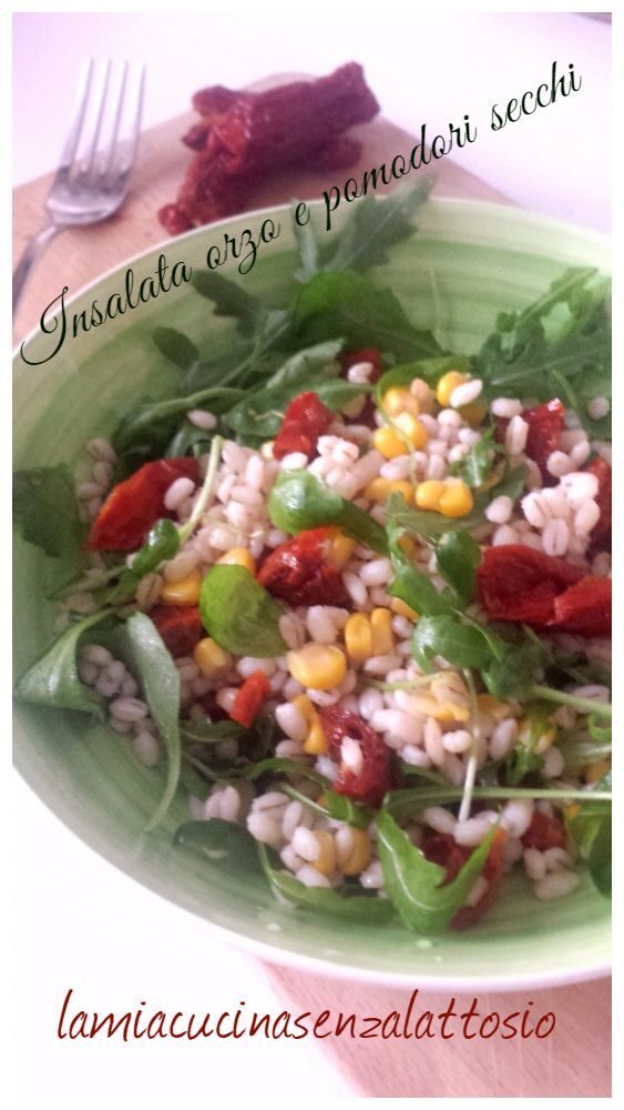 Insalata orzo e pomodori secchi