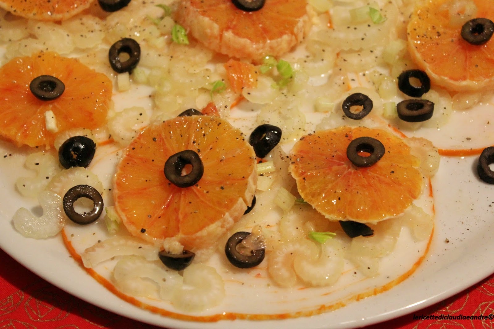 Insalata sfiziosa con affettato di mare, pompelmo e sedano