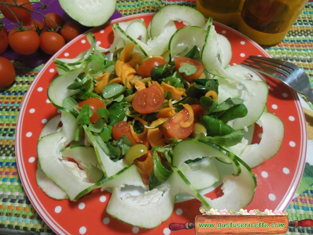 Insalata sfiziosa con cetrioli barattieri