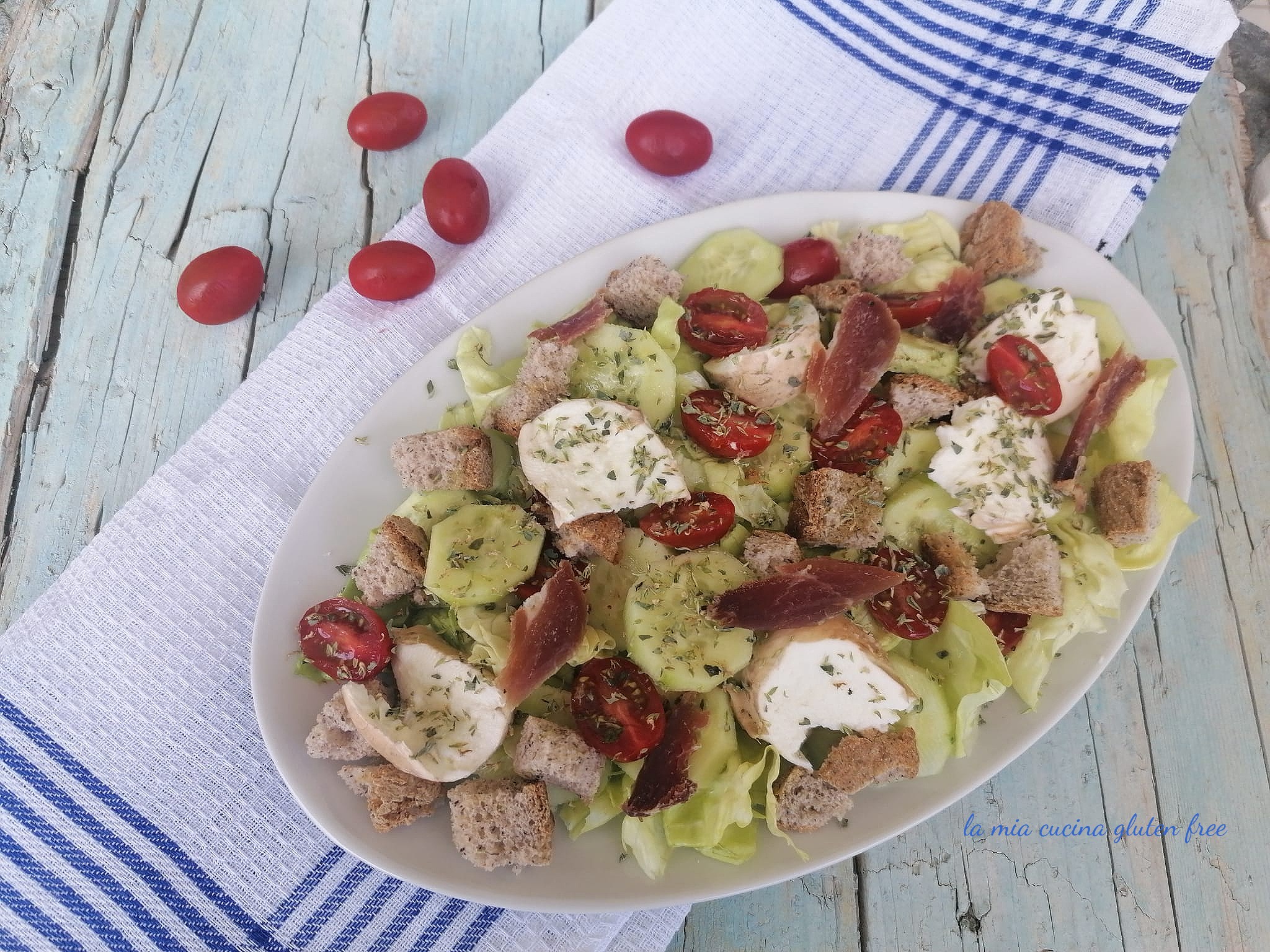 Insalatona di ortaggi con provola e prosciutto