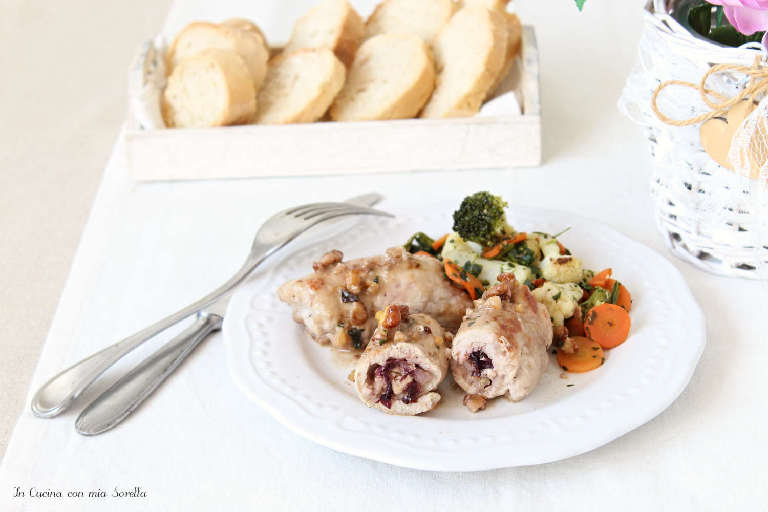 Involtini di arista al radicchio e noci