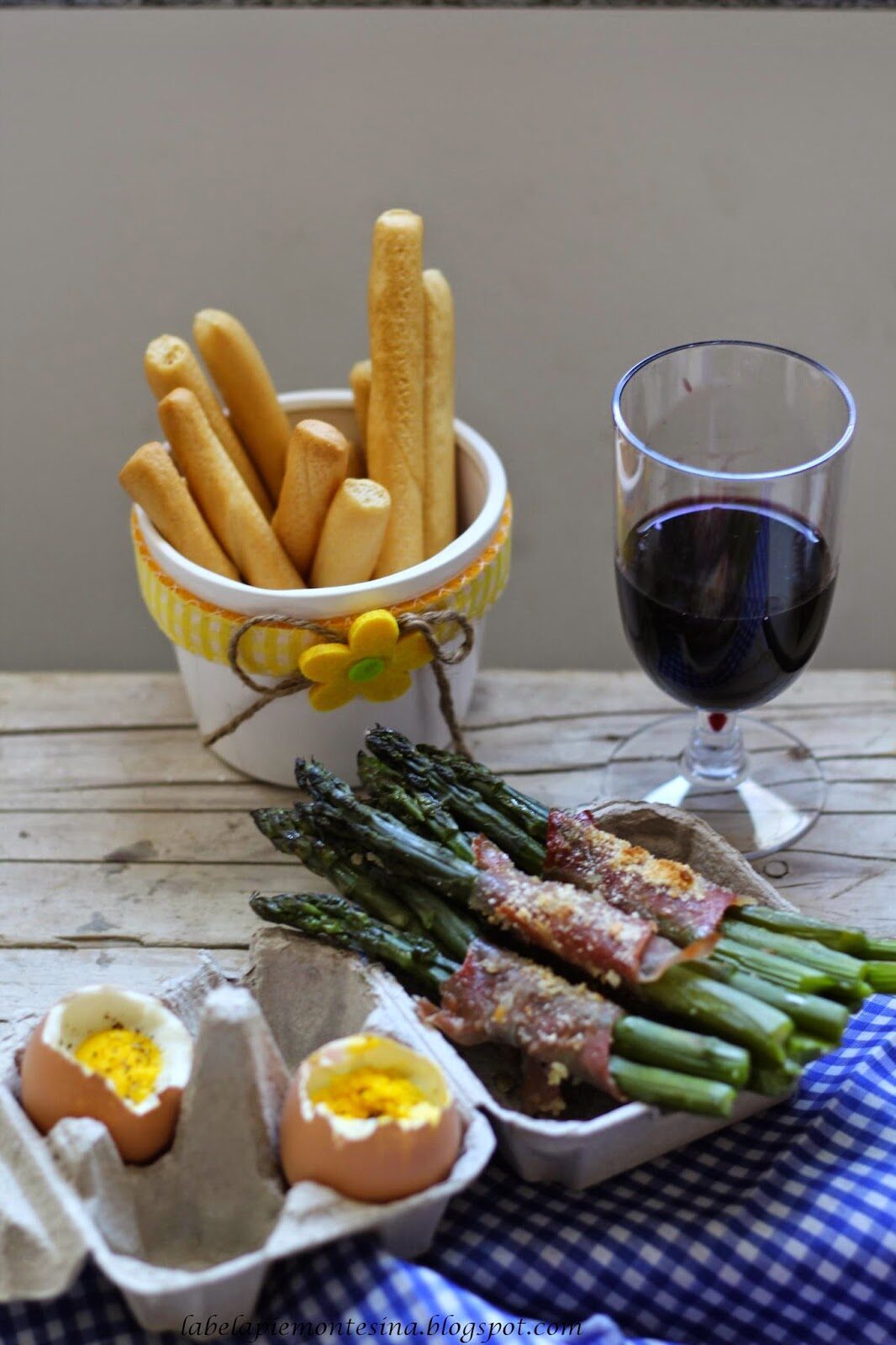 Involtini di asparagi e uova sode