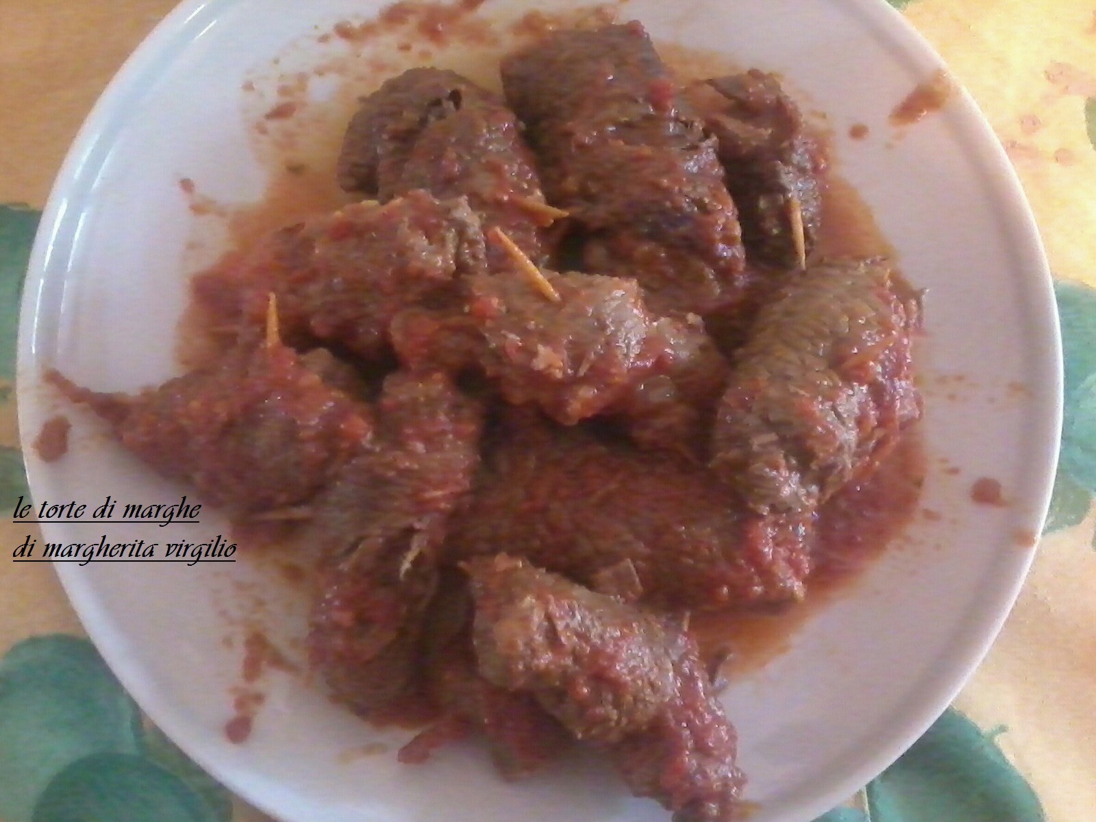 Involtini di carne al sugo.