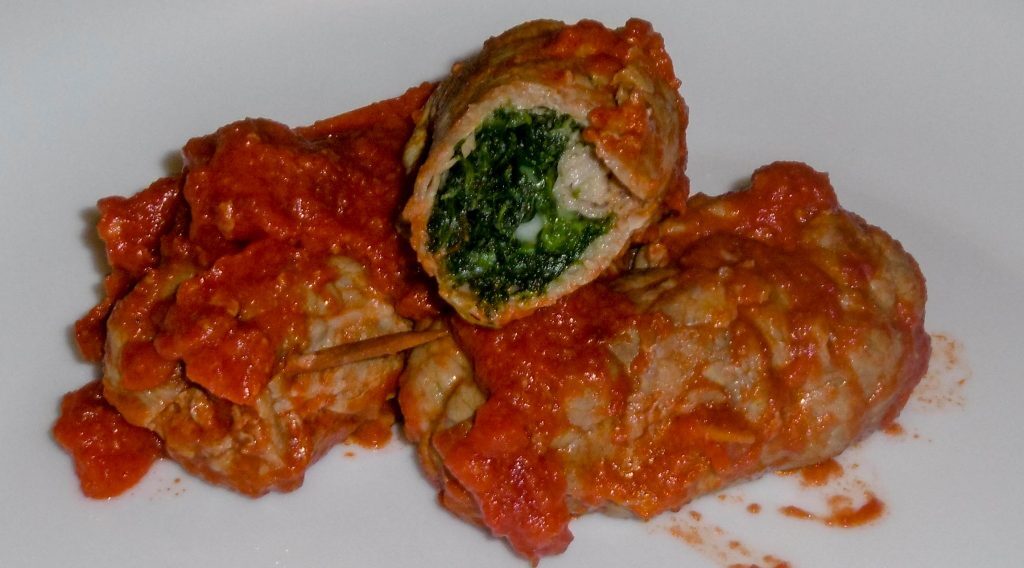 Involtini di carne al sugo
