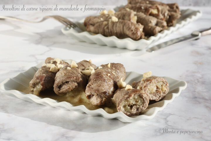 Involtini di carne ripieni di mandorle e formaggio