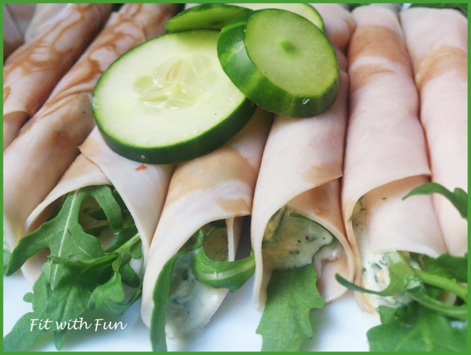 Involtini di fesa di tacchino o pollo con salsa tzatziki