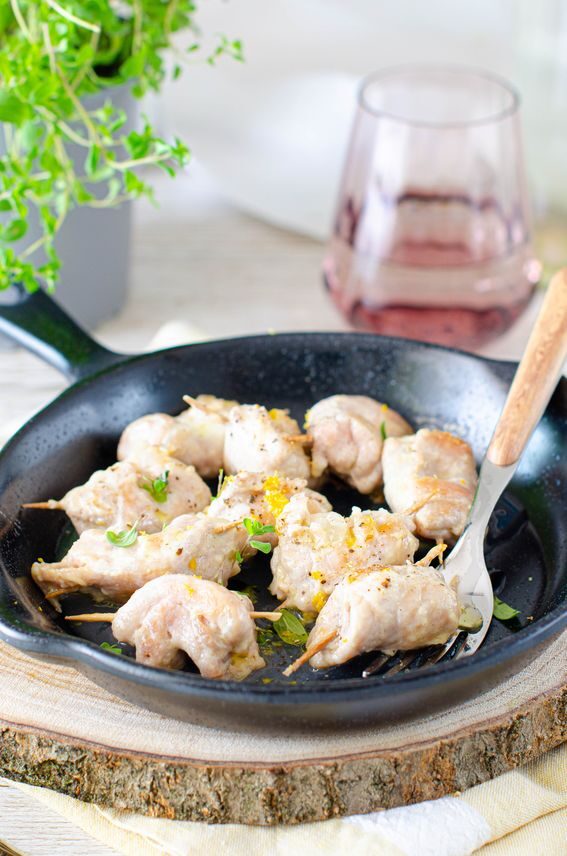Involtini di lonza con salsa al limone