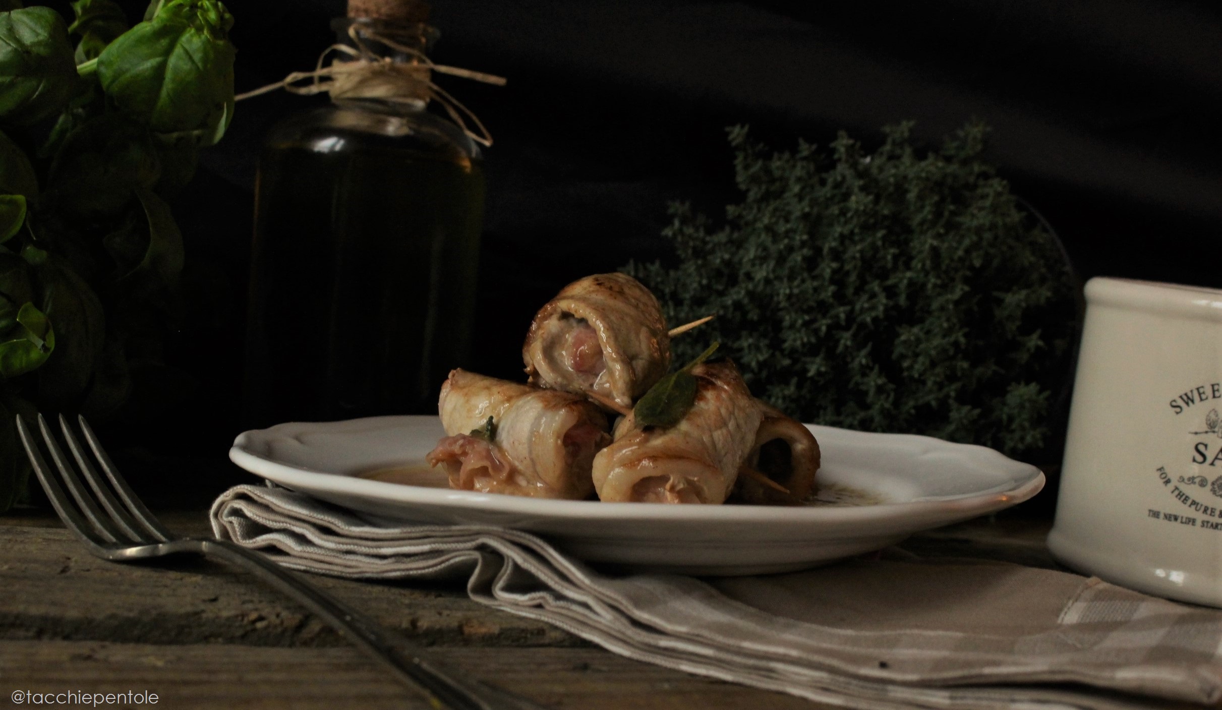 INVOLTINI DI LONZA SALVIA E PANCETTA