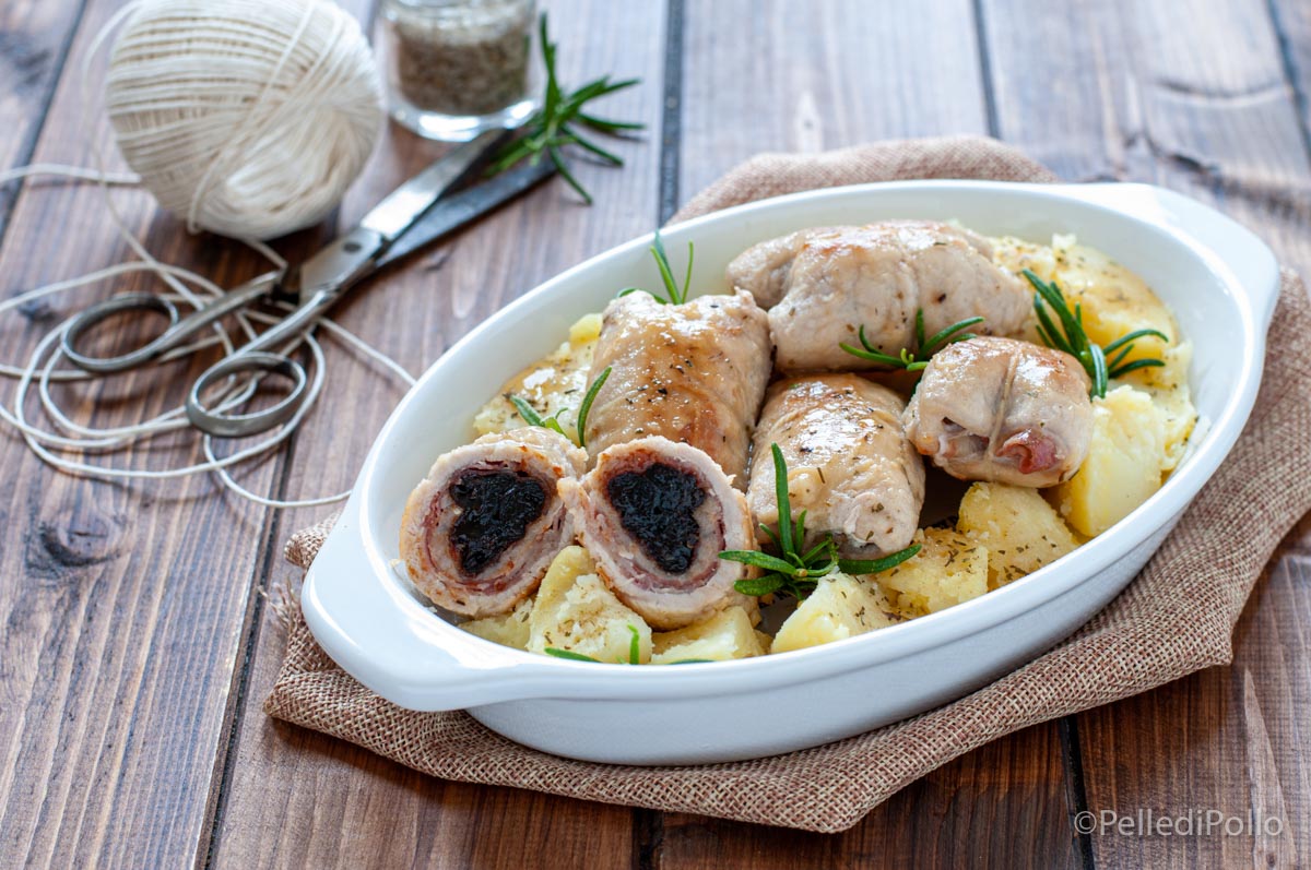 Involtini di maiale con prugne e pancetta
