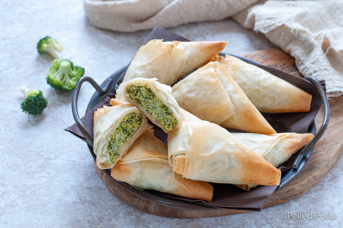 Involtini di pasta fillo con broccoli e ricotta