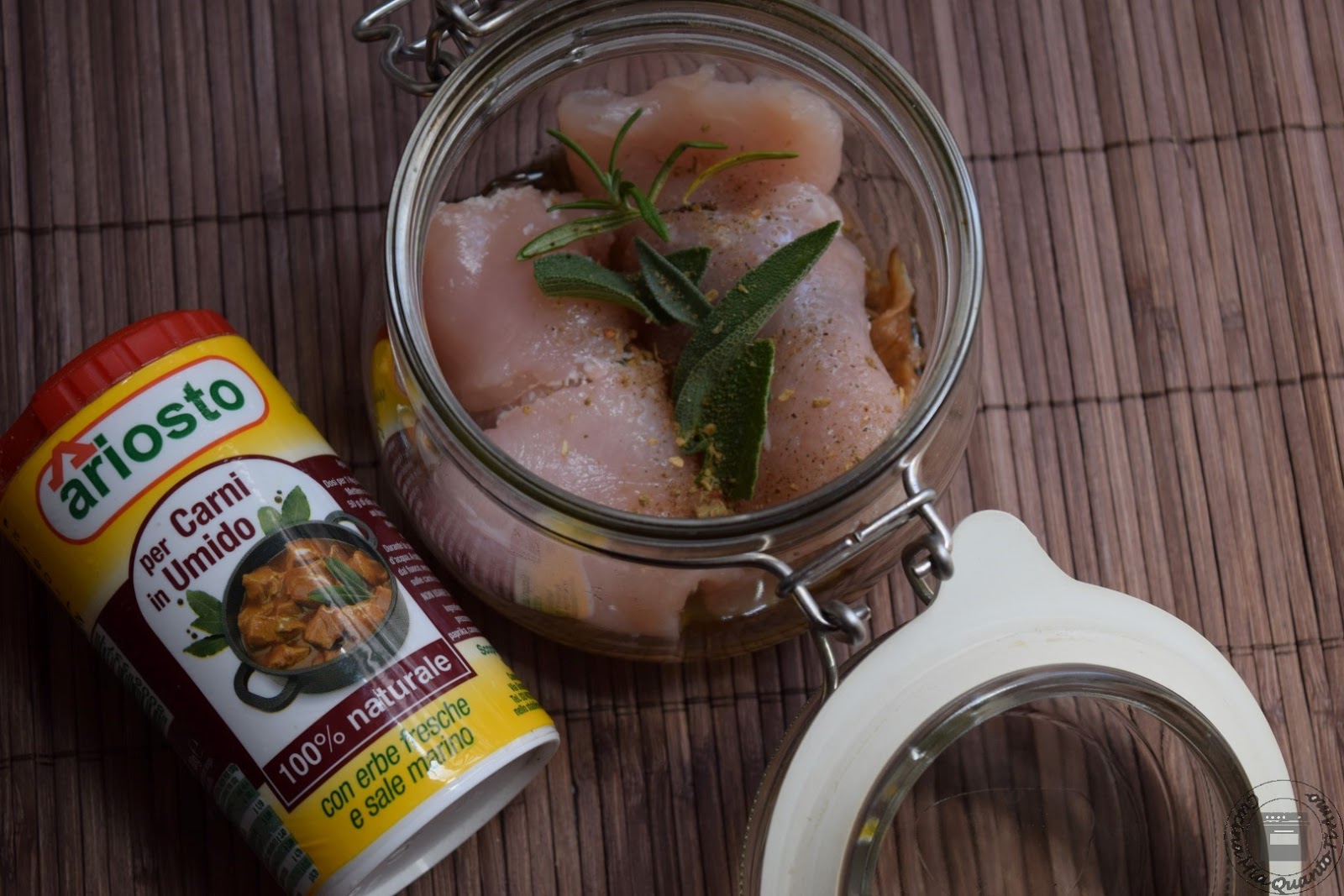Involtini di pollo ai funghi porcini in vasocottura