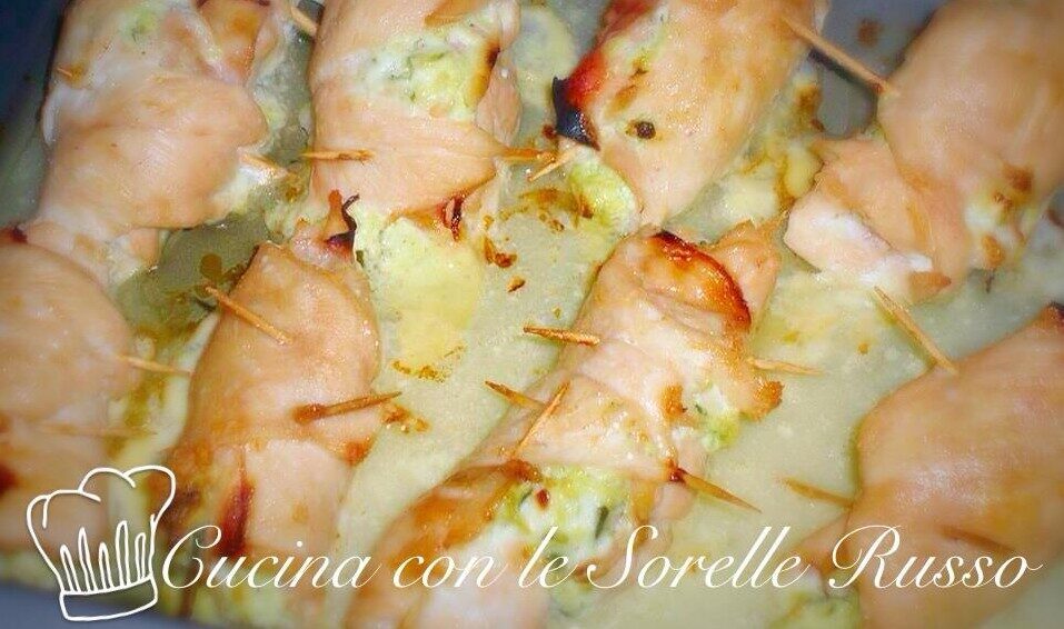 Involtini di pollo con philadelphia, prosciutto cotto e zucchine