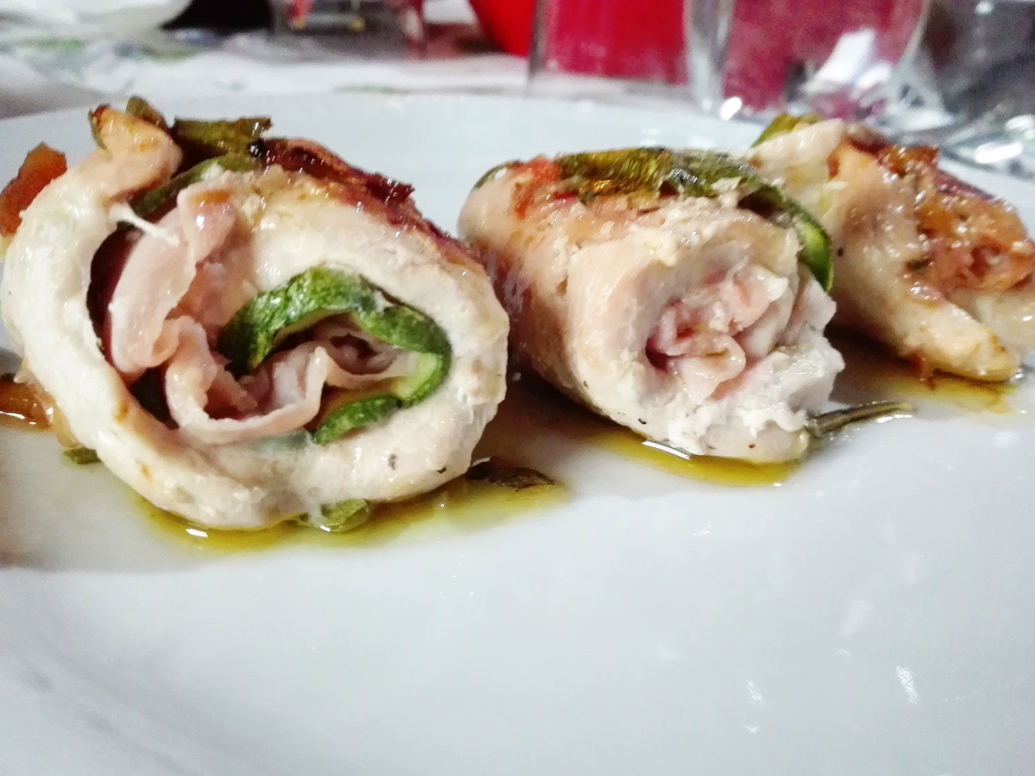 Involtini di pollo con zucchine grigliate