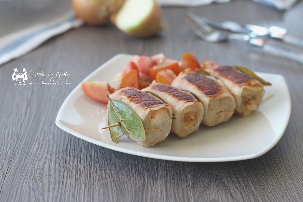 Involtini di pollo in camicia di bacon