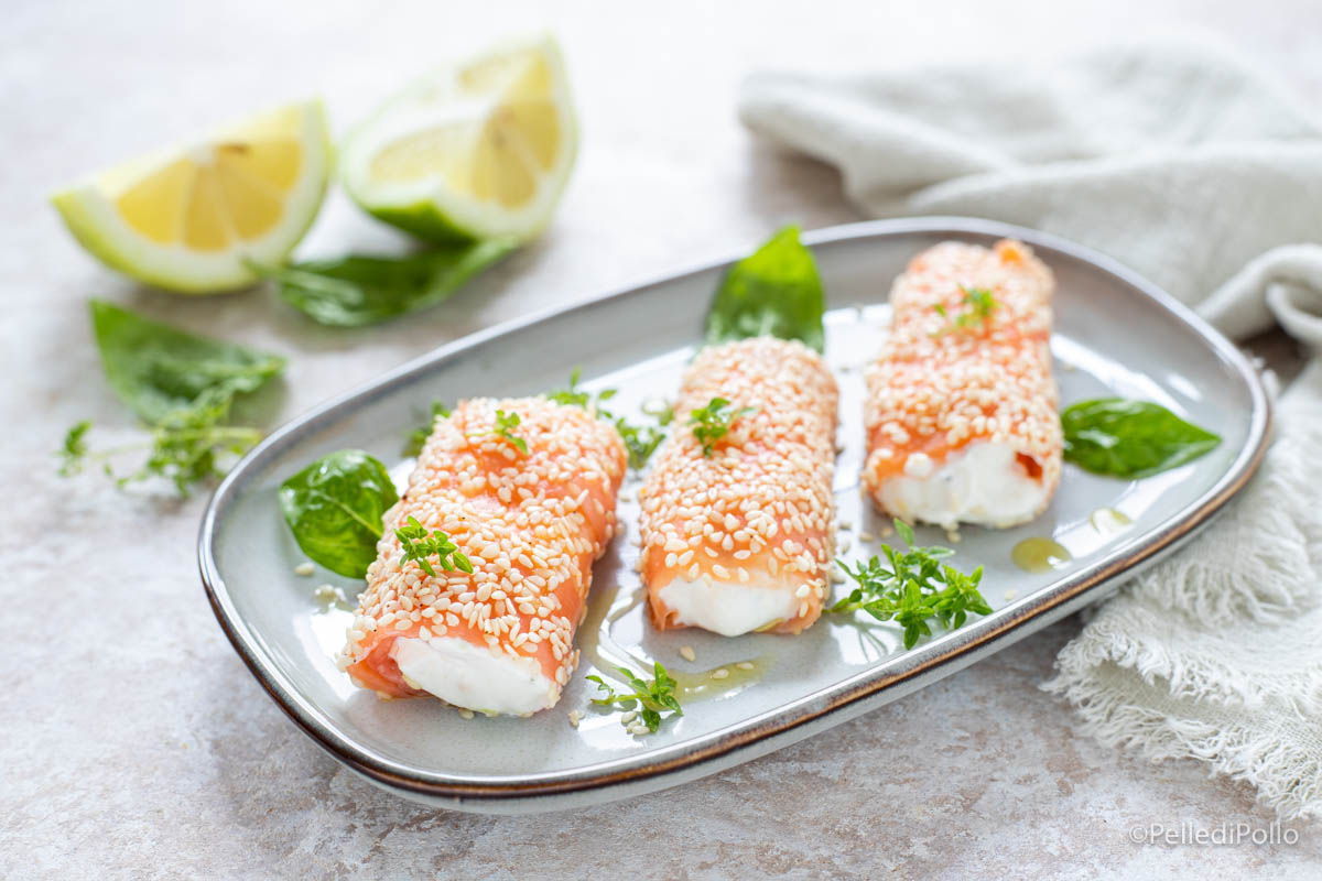 Involtini di salmone affumicato e ricotta