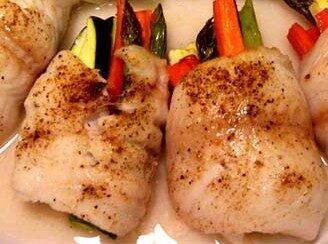 Involtini di sogliola con verdurine croccanti